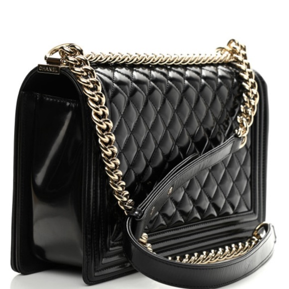 CHANEL
Iridescent Glazed Calfskin Quilted Medium Boy Flap Black - Picture 2 of 5